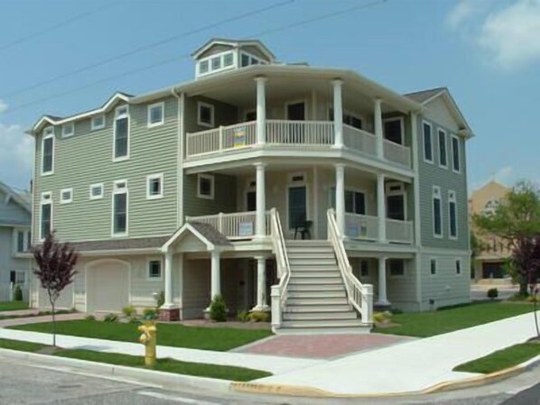 210 Atlantic Ave. 2nd Floor