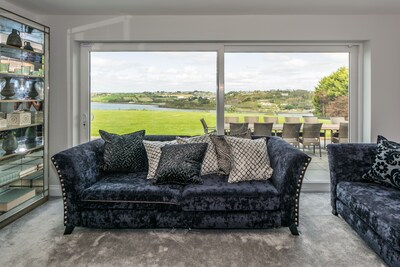 Kinsale Marina views,newly refurbished property in 2020, gazebo, sleeps 18, 