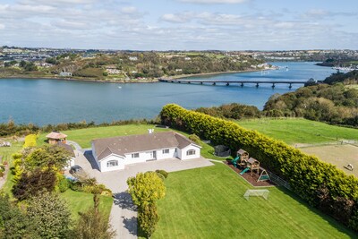 Kinsale Marina views,newly refurbished property in 2020, gazebo, sleeps 18, 