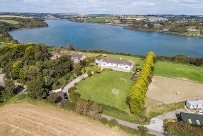 Kinsale Marina views,newly refurbished property in 2020, gazebo, sleeps 18, 