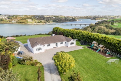 Kinsale Marina views,newly refurbished property in 2020, gazebo, sleeps 18, 