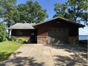 Summer front entry view