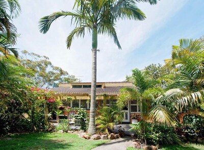 Private & spacious family retreat with aircon & pool.