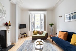 Picnic in the Park – Fantastic 3 Bedroom (3852)