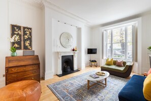 Picnic in the Park – Fantastic 3 Bedroom (3854)