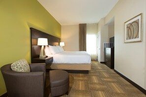 Have a good night's sleep in the comfortable bedroom