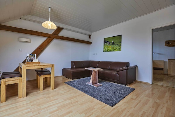 Ferienwohnung Kornkammer - modern eingerichtet für 1-4 Personen-Wohn-/Esszimmer