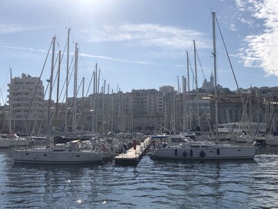 MAGNIFICENT APARTMENT BY THE SEA, CATALAN BEACH