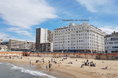 MAGNIFICENT APARTMENT BY THE SEA, CATALAN BEACH