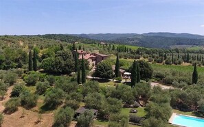 High view of il Casale di Villore