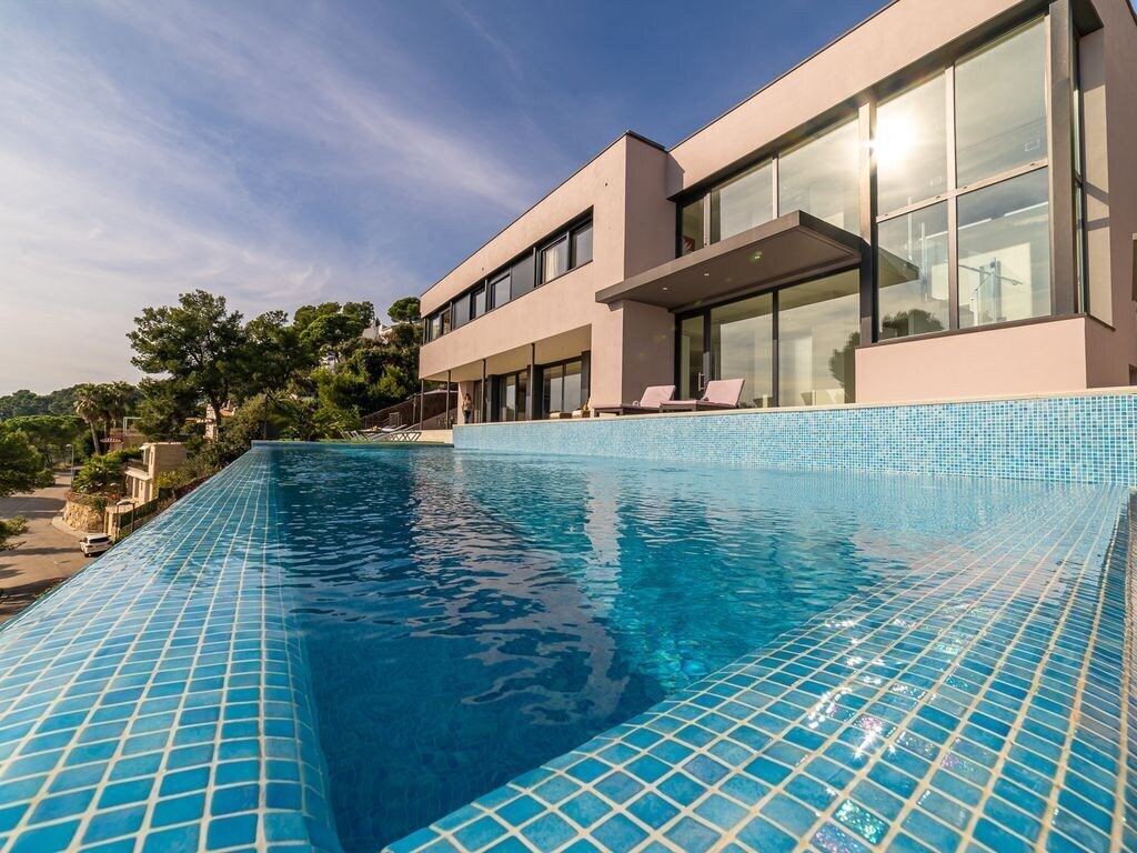 Picture of villa