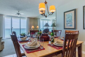 Dining area with seating for 6