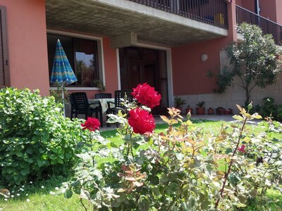 Morena Wohnung mit Garten und Terrasse mit Blick auf den See, ideal zum Entspannen und Sport