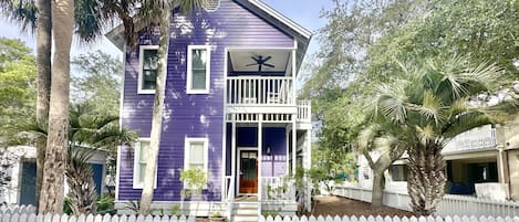 WELCOME TO PLUM LAZY IN SEASIDE, FL!