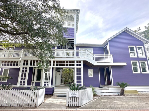 WELCOME TO PLUM CRAZY IN SEASIDE, FL.