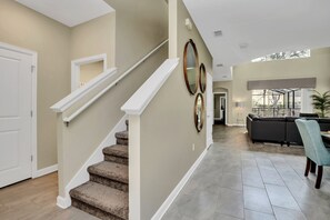 2755BookmarkDr,StoreyLake_05