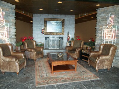 Ridge Sierra Resort next to Heavenly Ski; Great Location, Amenities & Views