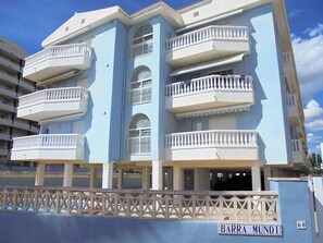Façade