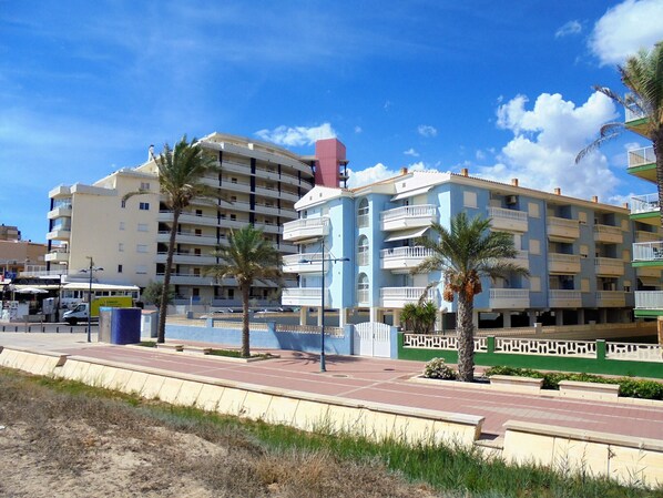 Façade
