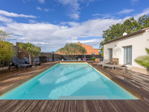 Water, Sky, Cloud, Plant, Building, Swimming Pool, Azure, Tree, Wood, Body Of Water