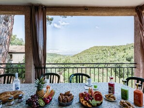 Food, Tableware, Sky, Table, Furniture, Property, Window, Building, Wood, Porch