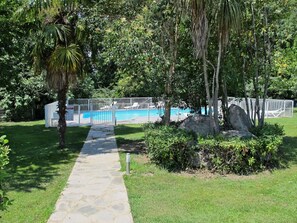 Propriété, Herbe, Arbre, Botanique, Pelouse, Immobilier, Parc, Loisir, Maison, Architecture