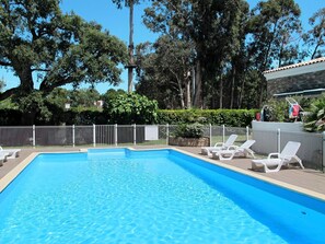 Piscine, Propriété, Loisir, Immobilier, Maison, Bâtiment, Vacances, Domicile, Herbe, Arrière-Cour