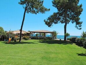 Propriété, Immobilier, Maison, Domicile, Herbe, Pelouse, Lot Terre, Arbre, Paysage, Biens