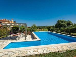 Water, Sky, Property, Swimming Pool, Plant, Azure, Tree, Grass, Leisure, Composite Material