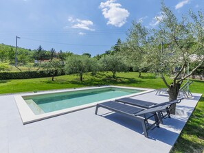 Cloud, Sky, Plant, Water, Tree, Shade, Outdoor Furniture, Rectangle, Table, Leisure