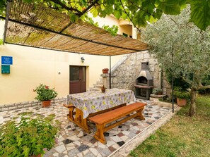 Plante, Bâtiment, Propriété, Meubles, Extérieur Banc, Botanique, Table, La Nature, Fenêtre, Ombre