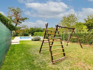 Nuage, Ciel, Plante, Arbre, Lot Terre, Ombre, Bois, Balançoire, Herbe, Loisir