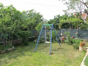 Property, Garden, Grass, Tree, Yard, Land Lot, Botany, Lawn, Real Estate, Grass Family