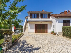 Zuhause, Haus, Wohngebiet, Die Architektur, Dach, Tür, Estate, Auffahrt, Hütte, Garten