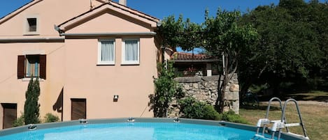 Water, Sky, Property, Building, Plant, Swimming Pool, Blue, Window, Nature, Azure