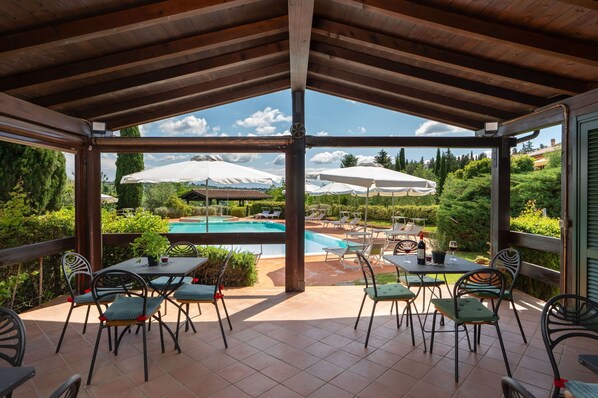 Balcony / Terrace / Patio, Common Room, Garden, Outdoor