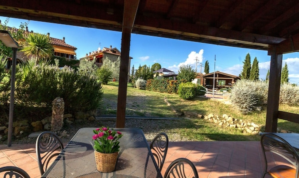 Balcony / Terrace / Patio