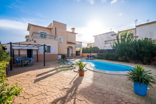 House with pool and barbecue in the south of Mallorca