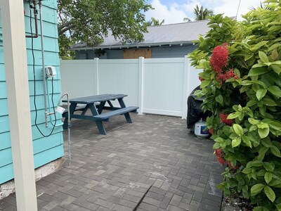 Studio #2 - Within Steps to Downtown Lake Worth Beach