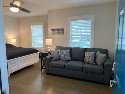 Studio #2 - Within Steps to Downtown Lake Worth Beach