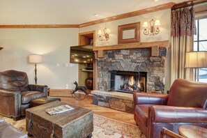 Furniture, Indoors, Living Room, Fireplace, Couch