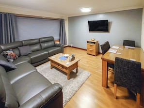 Living room/dining room | The Hoolit, Crieff