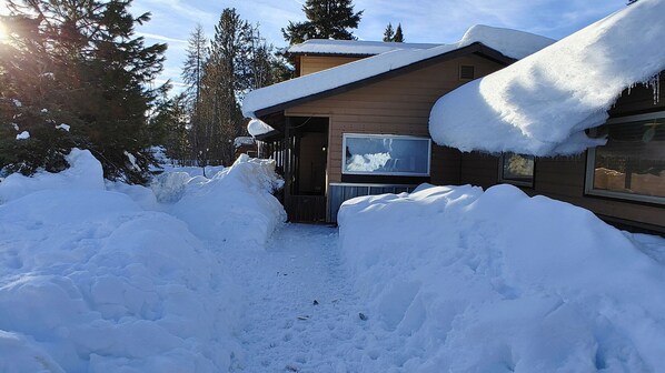Front Of House Winter