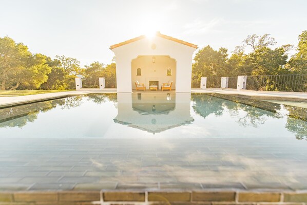 Enjoy the spa with breathtaking sunset views!