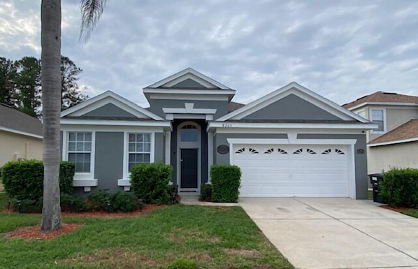 Freshly painted, stunning home! 