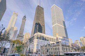 High rise Chicago living just steps from the Red Line