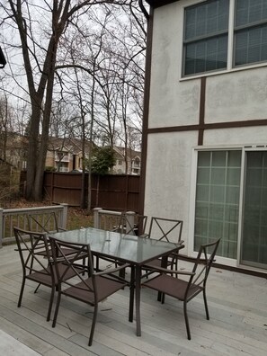 Outdoor dining