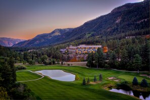 Tamarron Lodge with Golf and Pool Amenities