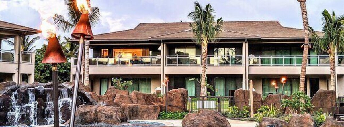 Luana Villa 8B~Ground-Floor Luxury at Honua Kai w/ Large Lanai & Private Garage
