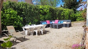 jardinet pour les locataires du rez de chaussée
